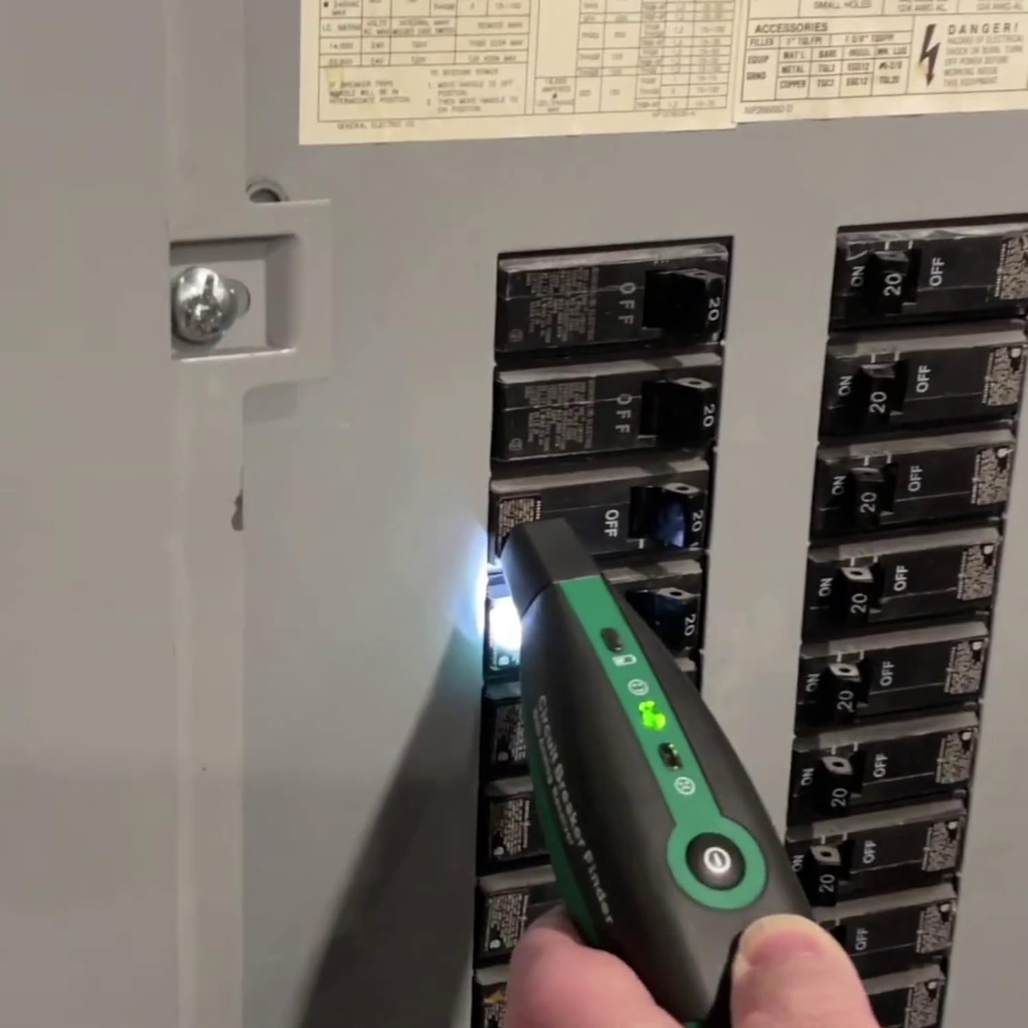 KPS CC820 tester prese Schuko localizzatore interruttori