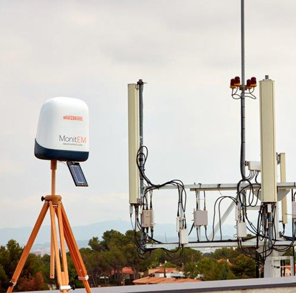 MONIT-EM sistema monitoraggio campi elettromagnetici esterno